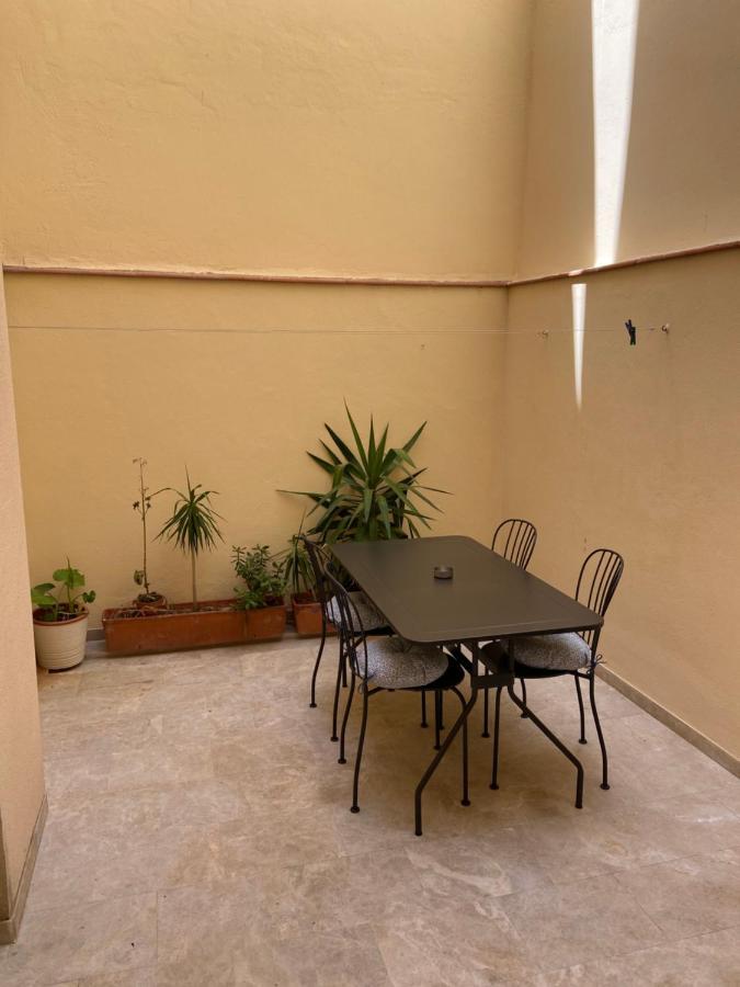 Central Apartment With Patio By Wayra タリファ エクステリア 写真